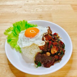 กระเพราเนื้อสดสับ