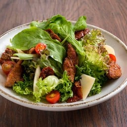 Grilled Chorizo salad