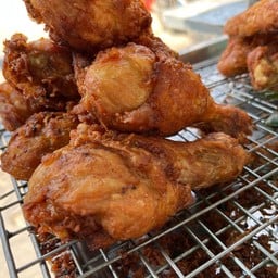 ไก่ทอดหาดใหญ่ บังหนวด ตลาดหน้าหมู่บ้านหรรษา