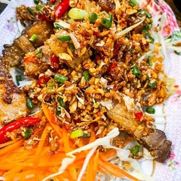 สามชั้นพริกเกลือ