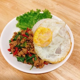 กระเพราหมูสับ