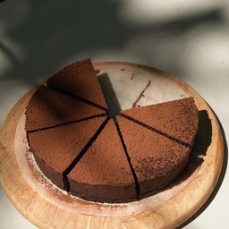 Chocolate mousse cake