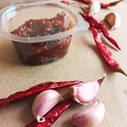 นํ้าพริกตาแดง