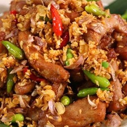 หมูทอดพริกสดเนื้อล้วน(กับข้าว)