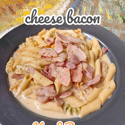 เพนเน่ครีมชีสเบคอน เชดด้าชีส (penne cream cheese bacon)