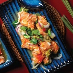 ยำแซลมอน