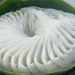 ขนมจีน (ข้าวปุ้น)