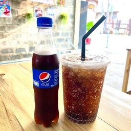 น้ำอัดลม แก้วโอ่ง 32 Oz. แยกน้ำแข็งให้ค่ะ