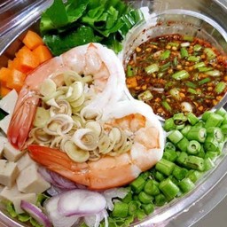 ยำขนมจีน ทะเล