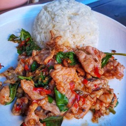 ข้าวกะเพราหมูชิ้น