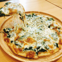 โรตีพิซซ่าผักโขม+ชีส