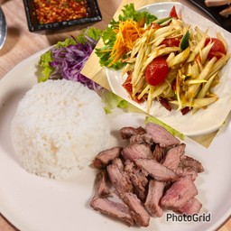(โปรโมชั่นจับคู่) ข้าวเนื้อเสือร้องไห้ย่าง น้ำจิ้มแจ่ว + ตำลาว