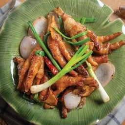 ขาไก่ผัดซอสฮ่องกง