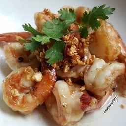 กุ้งทอดกระเทียม  เป็น กับข้าว