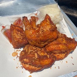 ไก่ทอดหาดใหญ่ ฮาลาล By น้องนาดา ปรีดีพนมยงค์ 2 (เจ้าเก่า)