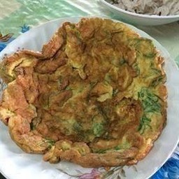 ข้าวไข่เจียวชะอม