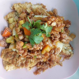 ไข่เจียวเต้าหู้น้ำแดง