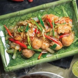 เกี๊ยวปลา ผัดพริกขี้หนู