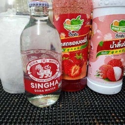 สตอเบอรี่ลิ้นจี่โซดาแก้วจัมโบ้