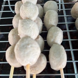 2.ลูกชิ้นเนื้อแท้สูตรเชลล์ชวนขิมน้ำจิ้มสามรสเด็ด(หม้อเดือด)10 ไม้