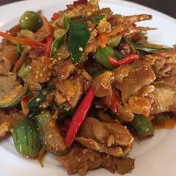 ผัดเผ็ดหมูป่าราดข้าว