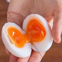 ไข่ต้ม พอสุก เยิ้ม