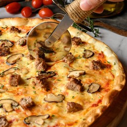 พิซซ่าหน้าไส้กรอกอิตาเลี่ยน