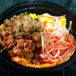 ข้าวกะเพราหมูสับ ไข่ข้น-ปูอัด