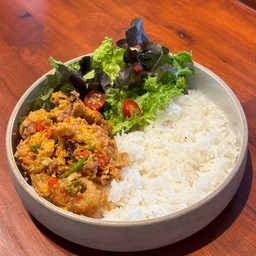 ข้าวปลาหมึกทอดพริกเกลือไข่เค็ม