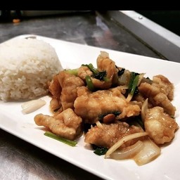 ข้าวราดผัดขึ้นฉ่ายหมู