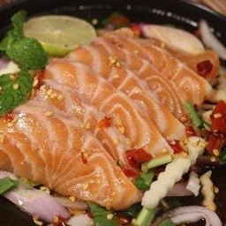 ยำแซลม่อน