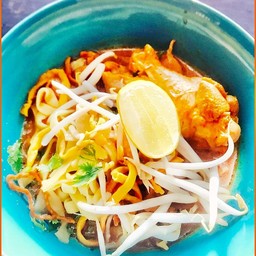 หมี่กรอบข้าวซอยน่องไก่