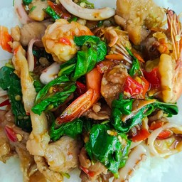 ข้าวกะเพรารวมมิตร