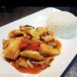 ข้าวราดผัดเปรี้ยวหวานหมู