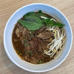 (ก๋วยเตี๋ยวเรือระยอง) ก๋วยเตี๋ยวเรือน้ำตกหมูตุ๋น