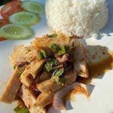 ข้าวราดลาบหมูยอ