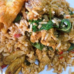 กะเพราคลุกข้าว(หอมกลิ่นกระทะ)