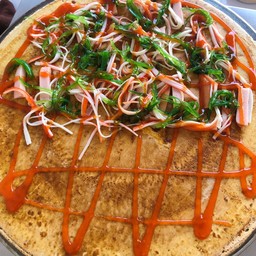 เครปแยมพิซซ่า ปูอัด ไส้กรอกไก่ ยำสาหร่าย