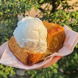 ขนมปังย่างเนย+ไอติม