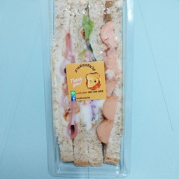 แซนวิชสุขภาพไส้กรอกโบโลน่า แบบสามเหลี่ยม