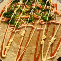 เครปยำสาหร่าย ปูอัด