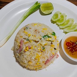 ข้าวผัดแหนม