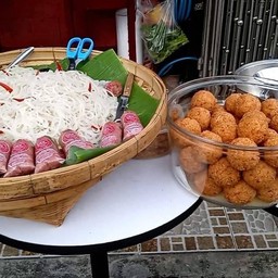 แซนด์วิช&อาหารตามสั่งและยำแหนมข้าวทอด