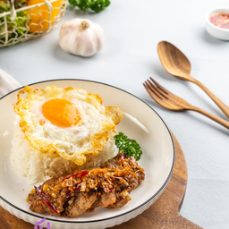 ข้าวหน้าหมูก้อนพริกเกลือ+ดาว