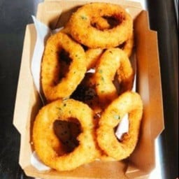 Onion rings(หัวหอมทอด) 8 pcs.
