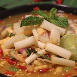 ยำไหลบัว