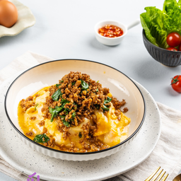 ข้าวไข่ข้นหมูกระเทียมหอมโหระพา