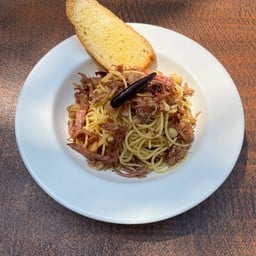 Pulled Pork Pasta with Dried Chilli