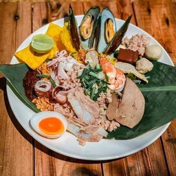 ก๋วยเตี๋ยวต้มยำรวมมิตร(จั้มโบ้)