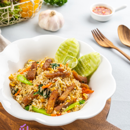 ข้าวผัดหมูแดดเดียว